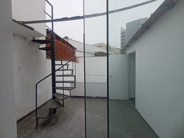 Cuadra 3 Tejada, Barranco, Lima 15049, 7 Habitaciones Habitaciones, ,Casa,En Arriendo,Tejada,1031 Cuadra 3 Tejada, Barranco, Lima 15049, 7 Habitaciones Habitaciones, ,Casa,En Arriendo,Tejada,1031