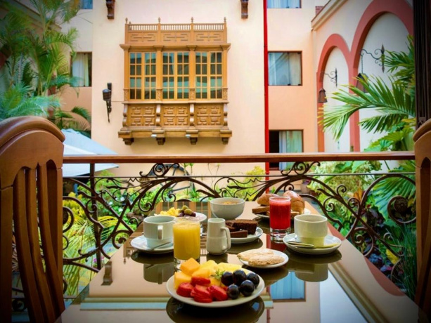 337 - 339 Juan Fanning, Miraflores, Lima 15074, ,Local,En Venta,El Ducado,Juan Fanning,5,1035